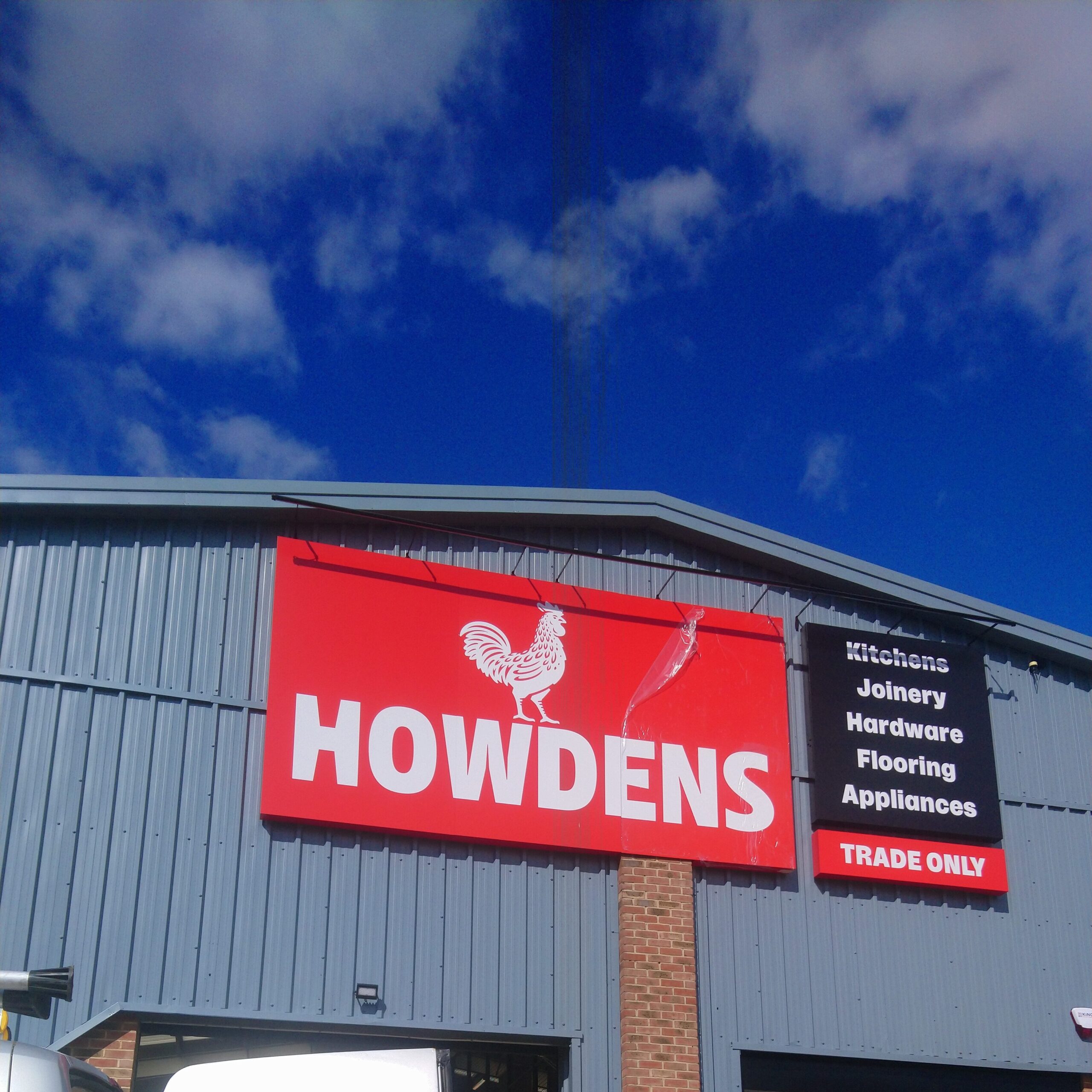 Howdens Joinery – New & Refurbished tray signage